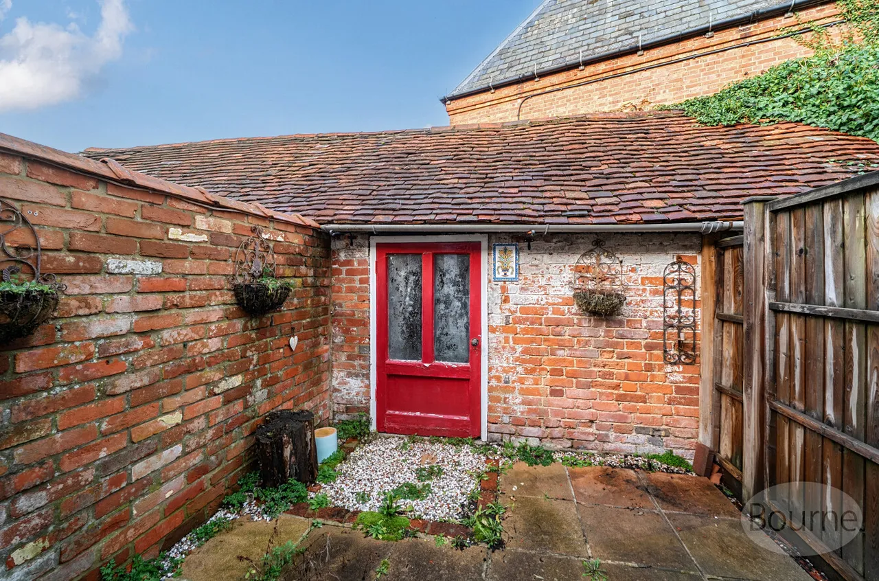 Bridge Square, Farnham, GU9, photo 10