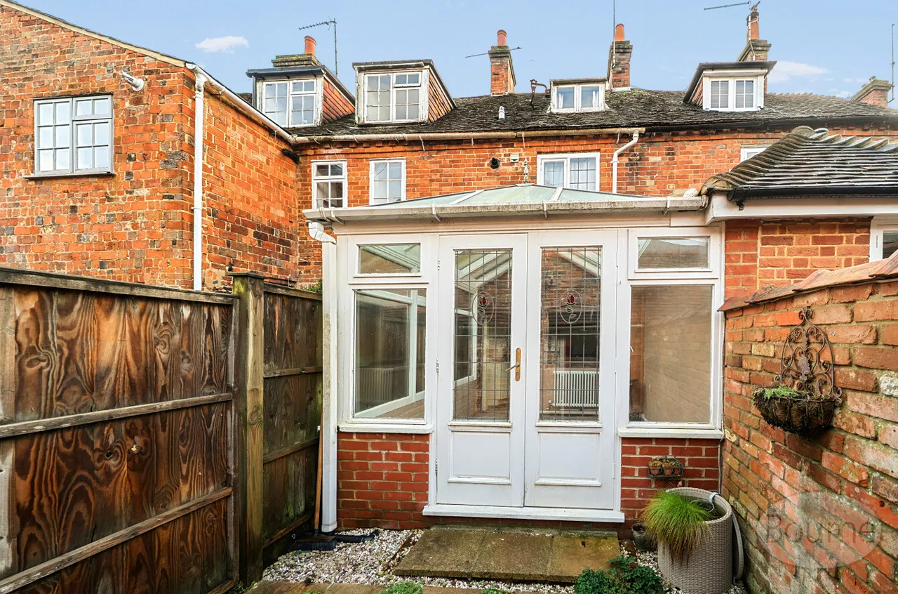 Bridge Square, Farnham, GU9, photo 8