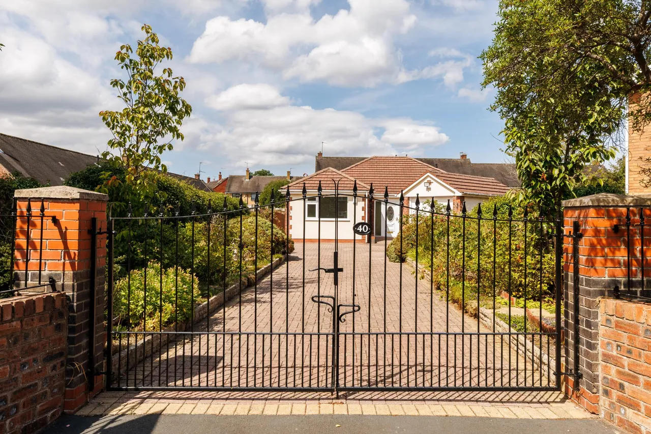 Loxdale Drive, Great Sutton, CH65, photo 17