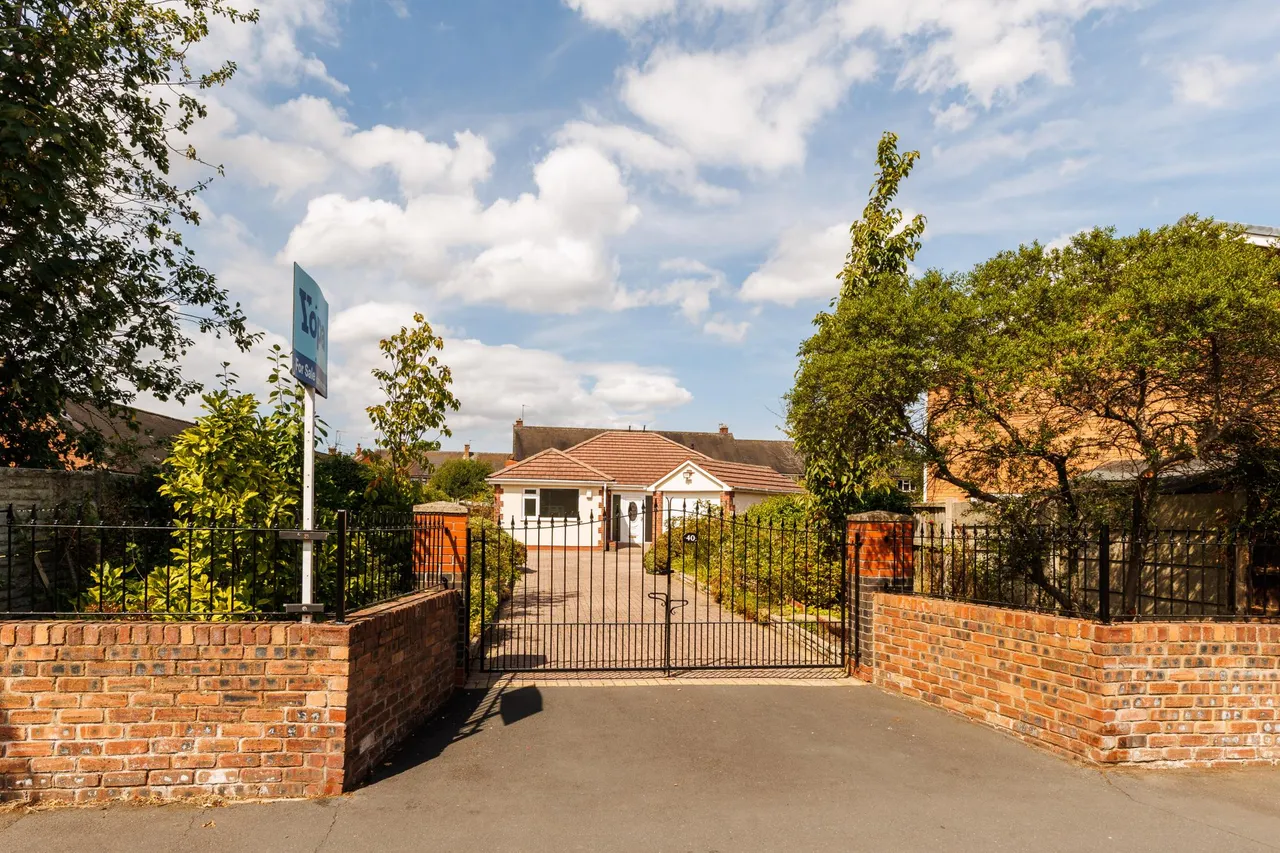 Loxdale Drive, Great Sutton, CH65, photo 16