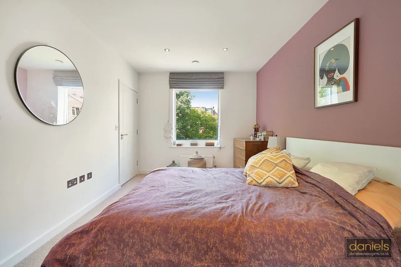 Reservoir Way, Willesden, NW10, photo 8