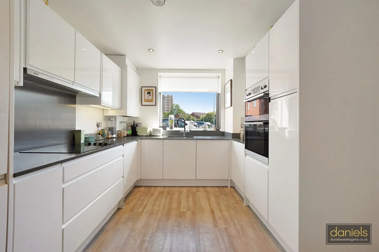 Reservoir Way, Willesden, NW10, photo 5