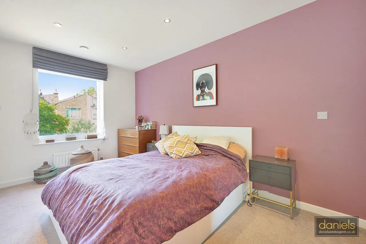 Reservoir Way, Willesden, NW10, photo 7