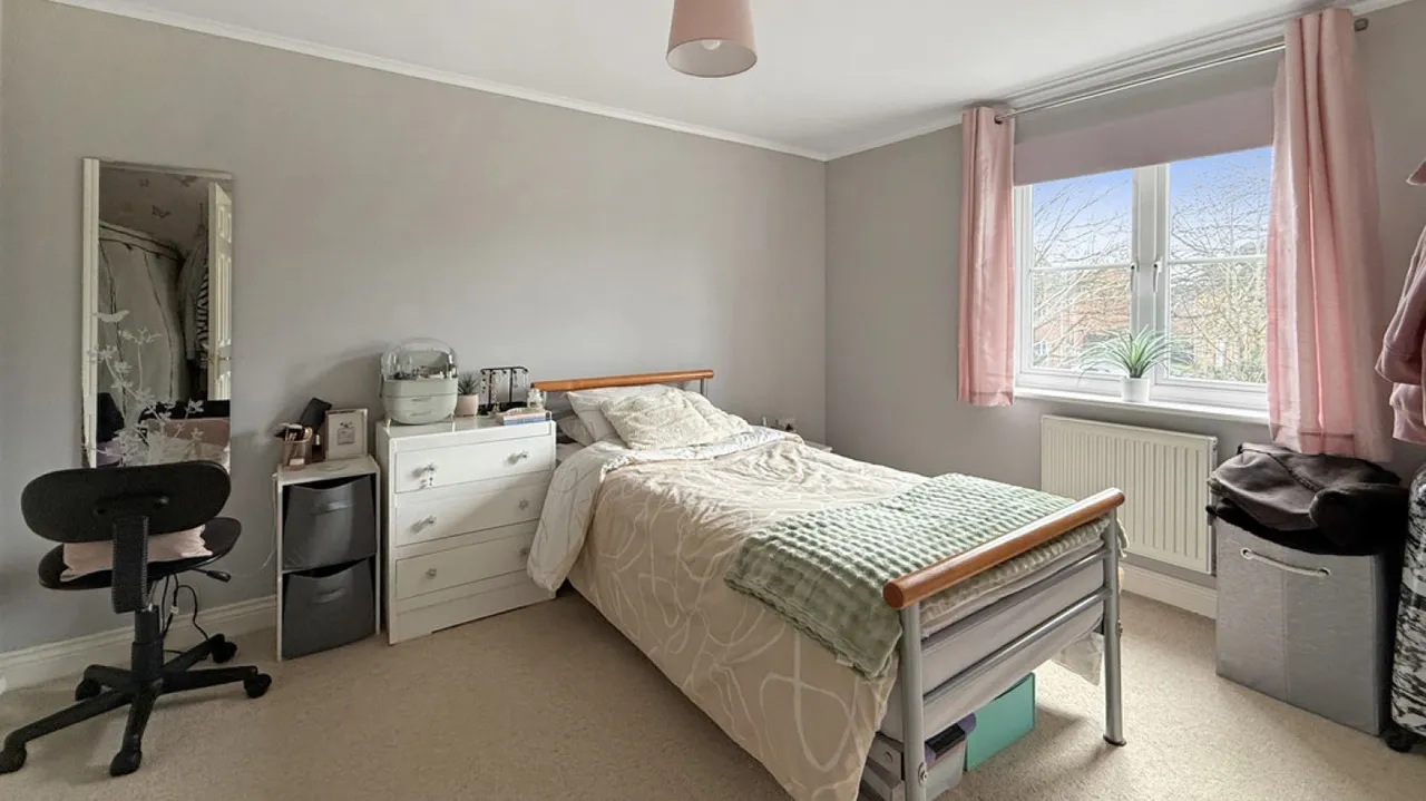 Caspian Gardens, Westbury, photo 10