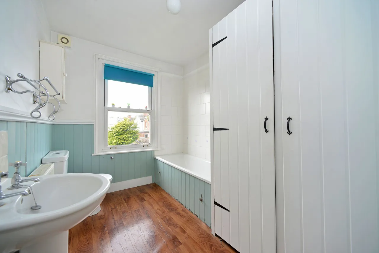 Alfold Road, Cranleigh, GU6, photo 7