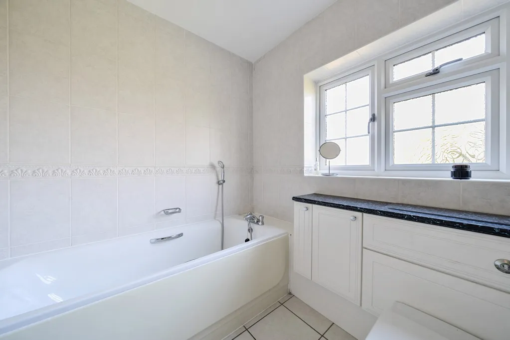 St. Huberts Close, Gerrards Cross, SL9, photo 18