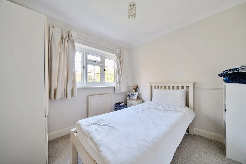 St. Huberts Close, Gerrards Cross, SL9, photo 15
