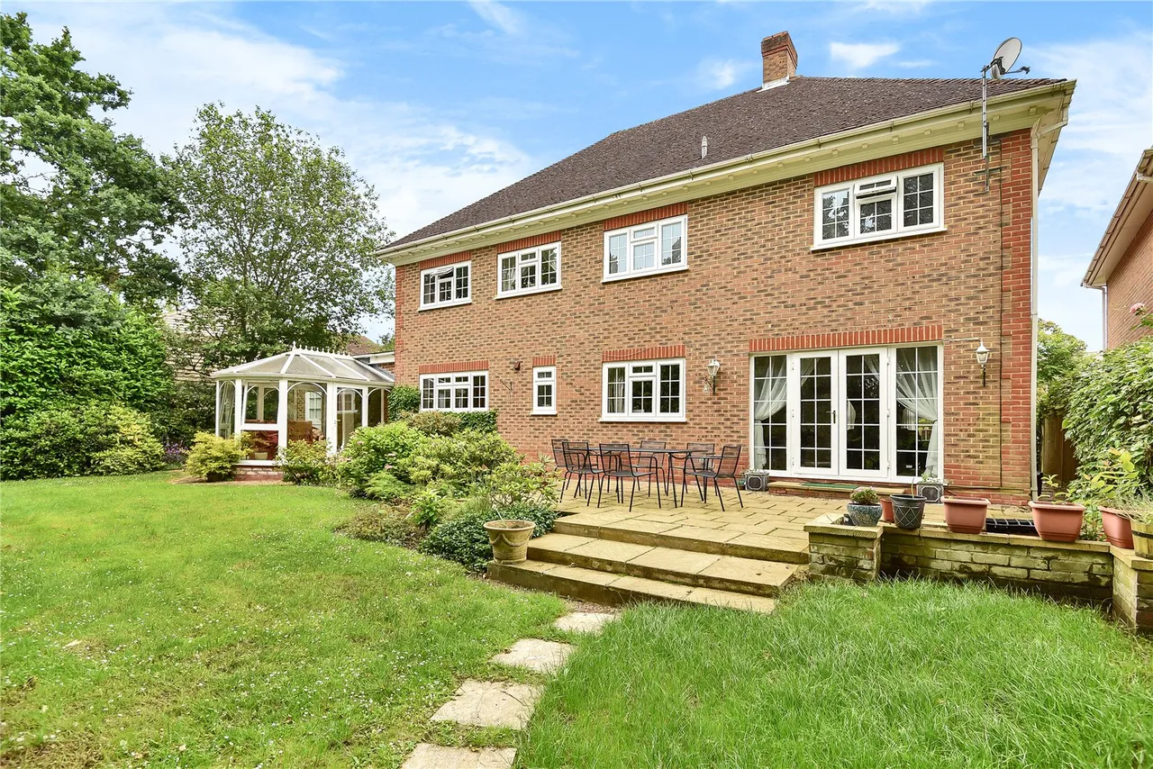 St. Huberts Close, Gerrards Cross, SL9, photo 4