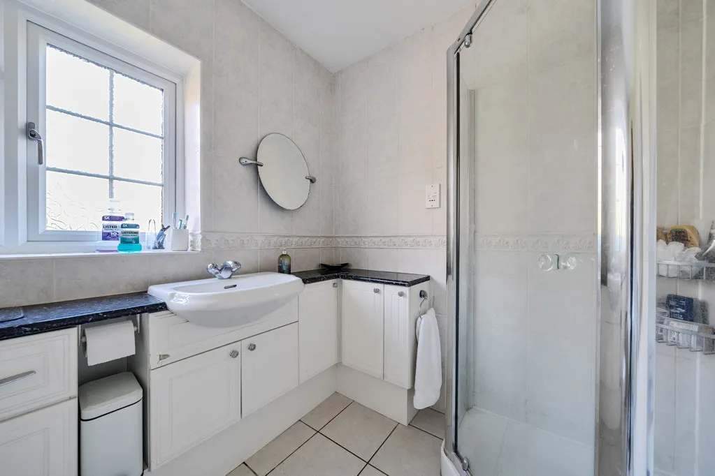 St. Huberts Close, Gerrards Cross, SL9, photo 13