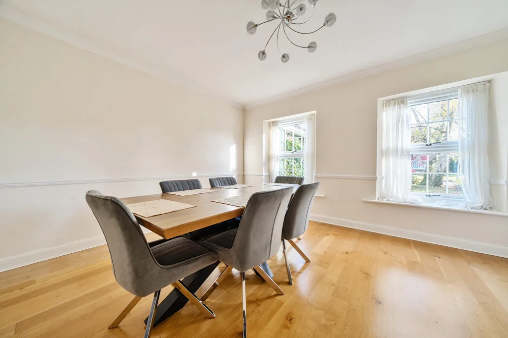 St. Huberts Close, Gerrards Cross, SL9, photo 5