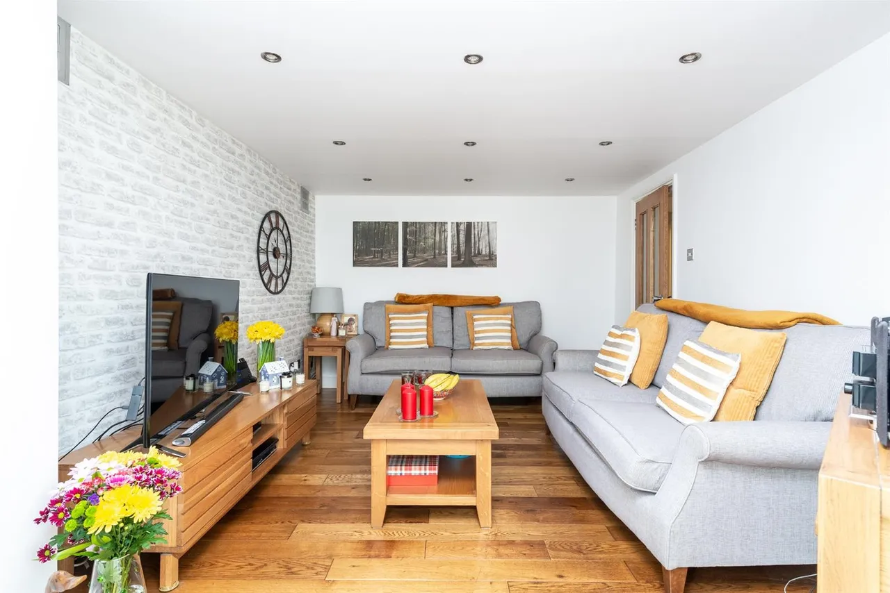 Cobham Terrace, Bean Road, Greenhithe DA9 9HZ, photo 4