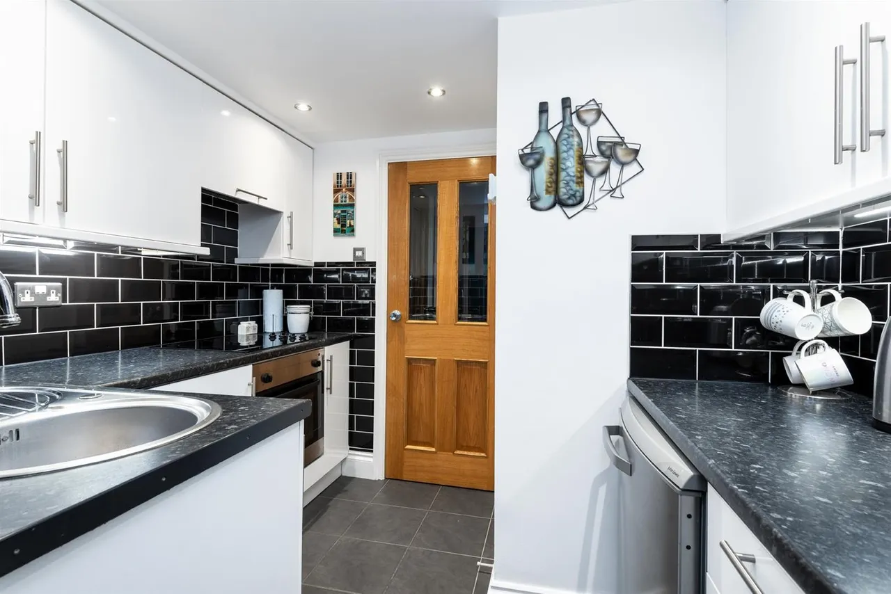 Cobham Terrace, Bean Road, Greenhithe DA9 9HZ, photo 6
