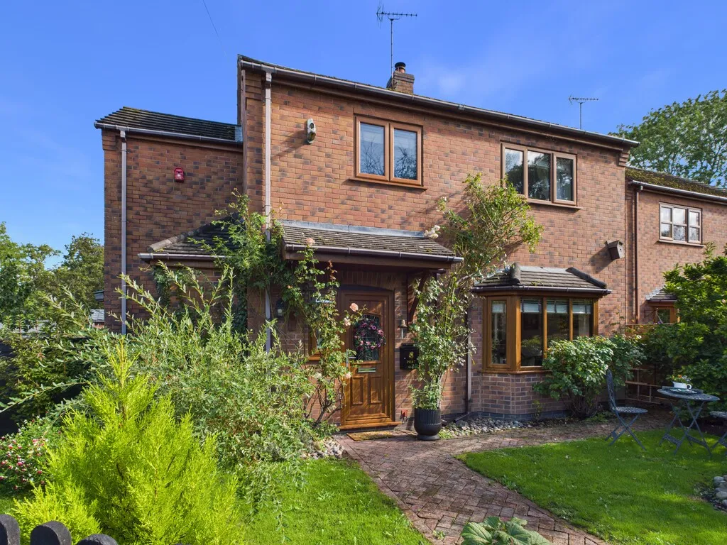 4 bed house for sale, Mill Road, Bronington