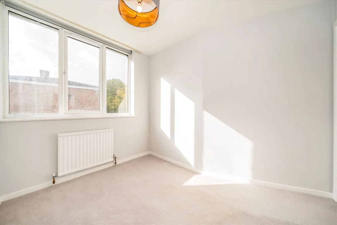 Silver Tree Close, Walton-On-Thames, KT12, photo 7