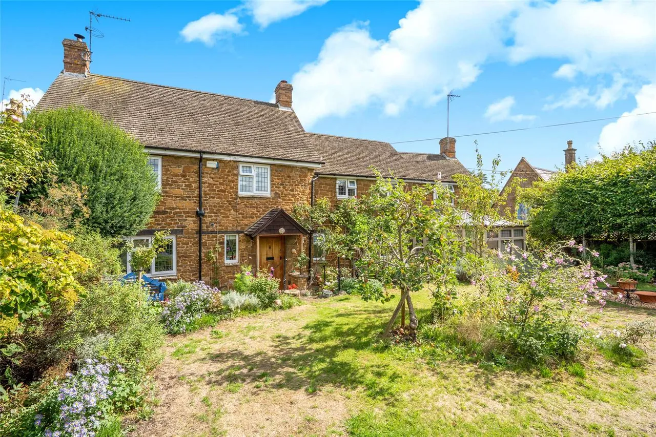 2 bed house for sale — Church Lane, Adderbury, Banbury, Oxfordshire, OX17 3LR