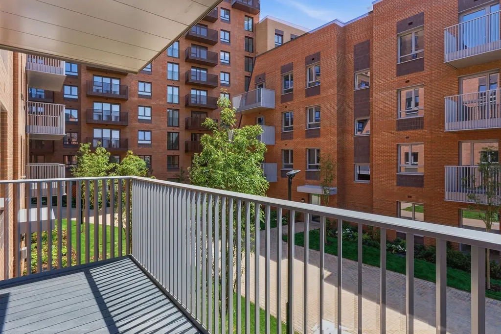 Cloister Road, Acton, W3, photo 11