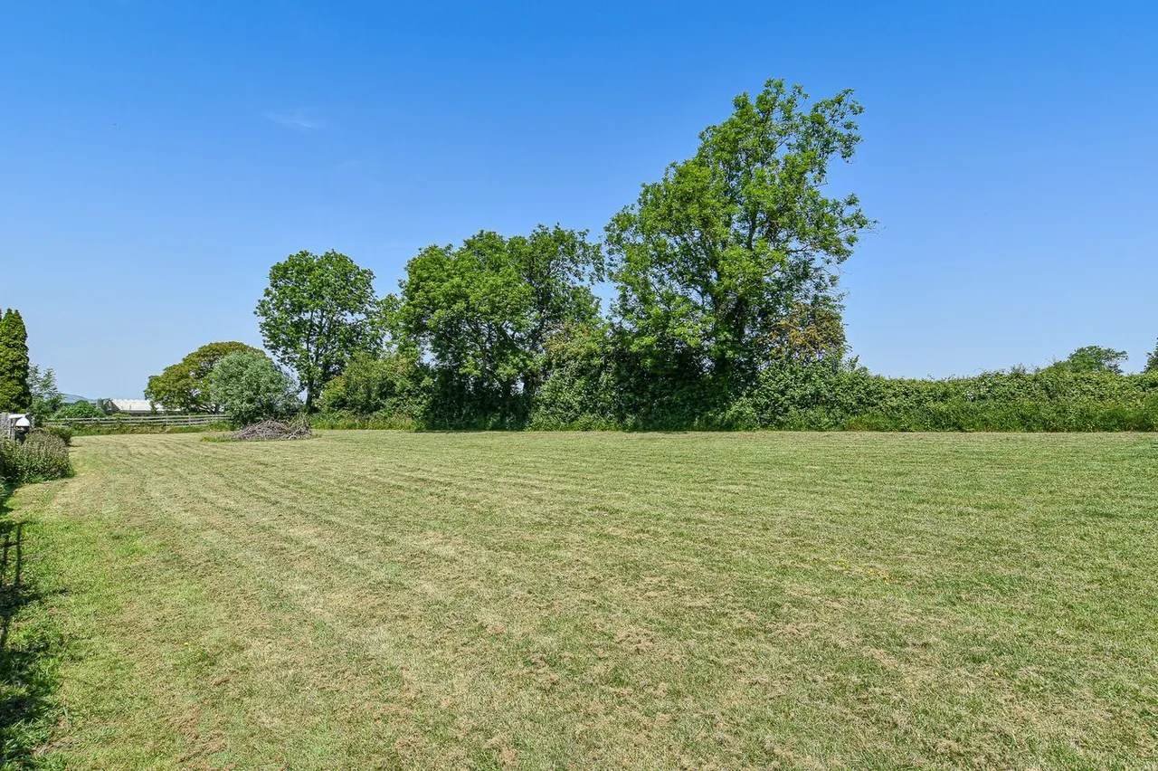 House, land and outbuildings, BS28, photo 3
