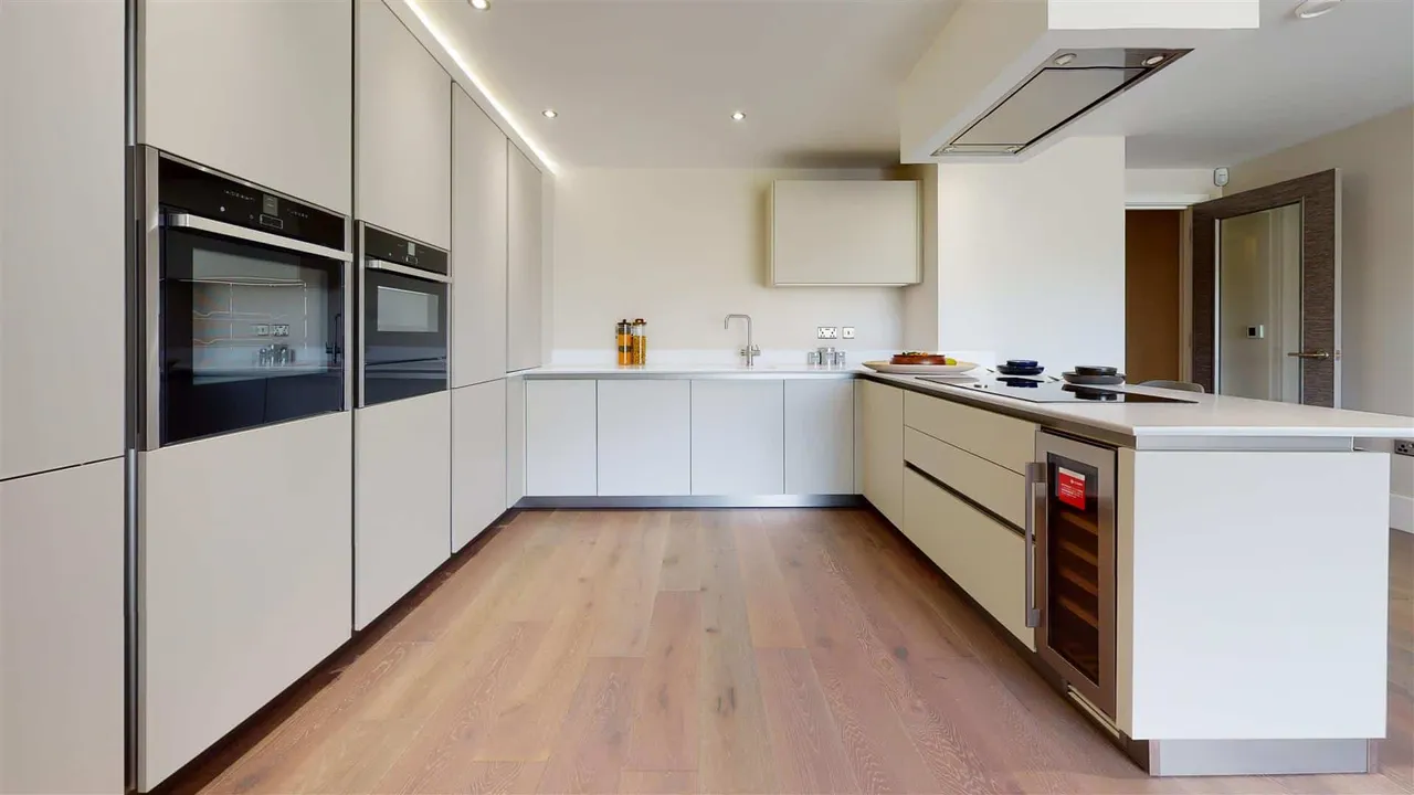 Westwood House, High Road, Chigwell, photo 9