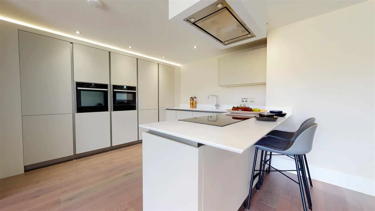 Westwood House, High Road, Chigwell, photo 10