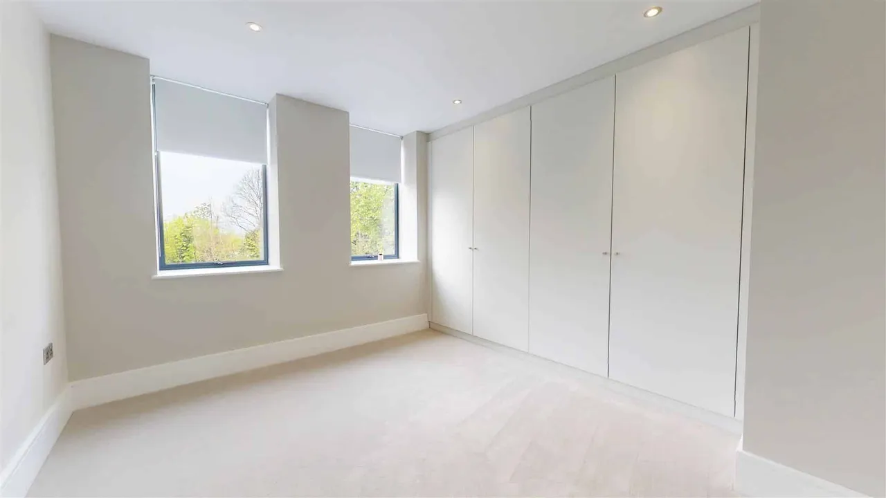 Westwood House, High Road, Chigwell, photo 5