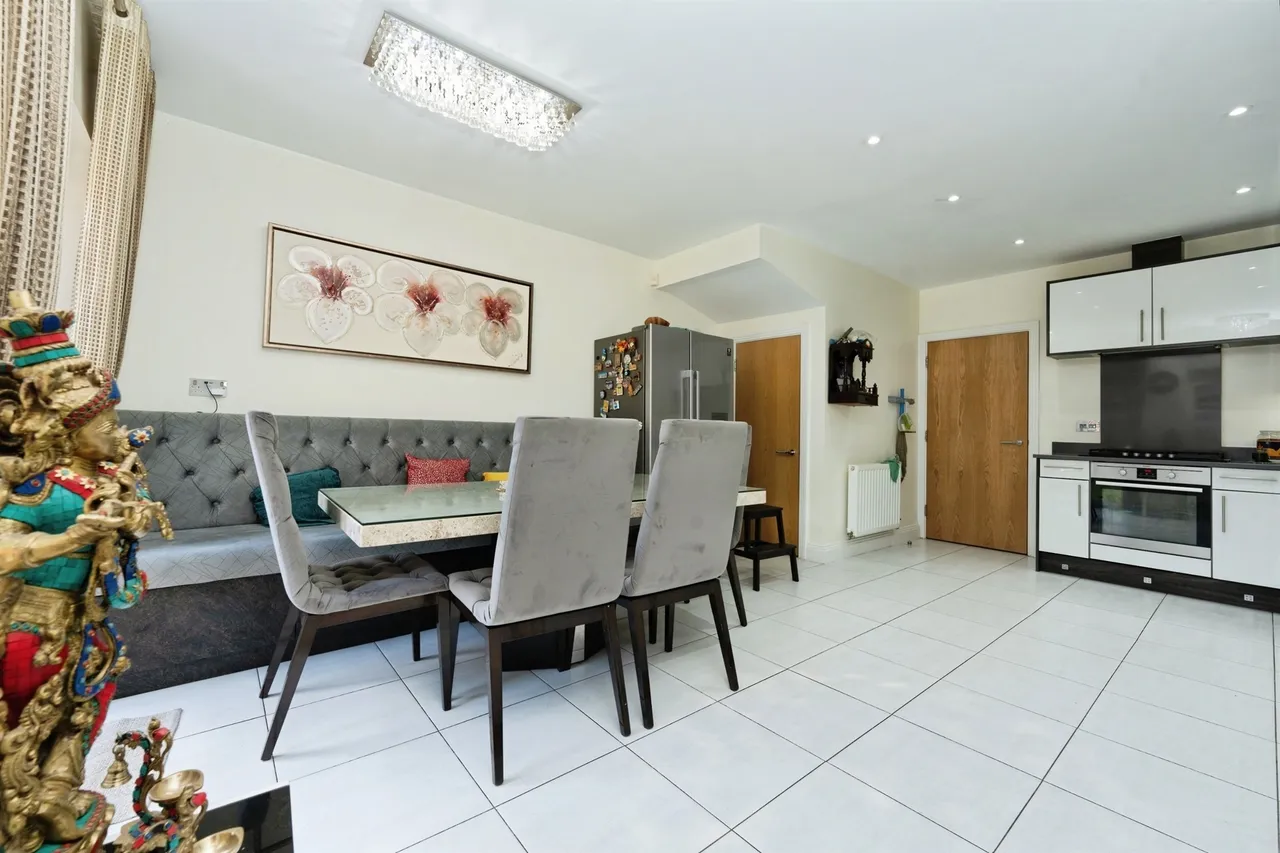 Neilson Close, Watford, photo 5