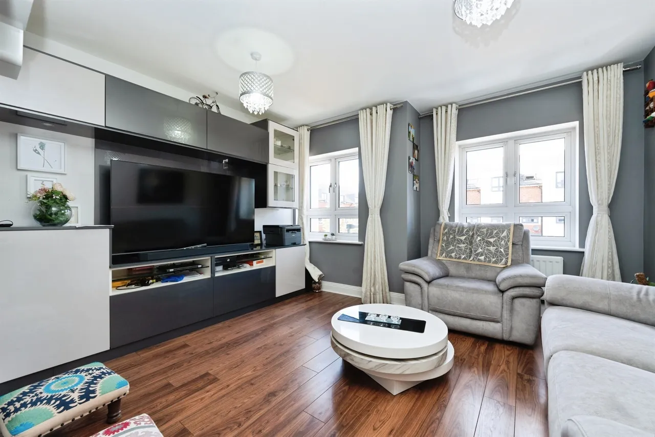 Neilson Close, Watford, photo 2