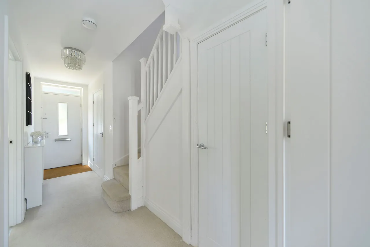 Weald View, Alfold, GU6, photo 14