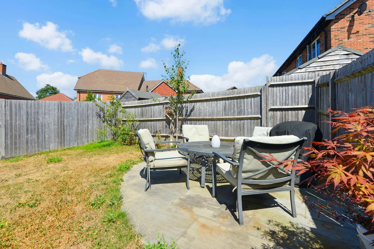 Weald View, Alfold, GU6, photo 11