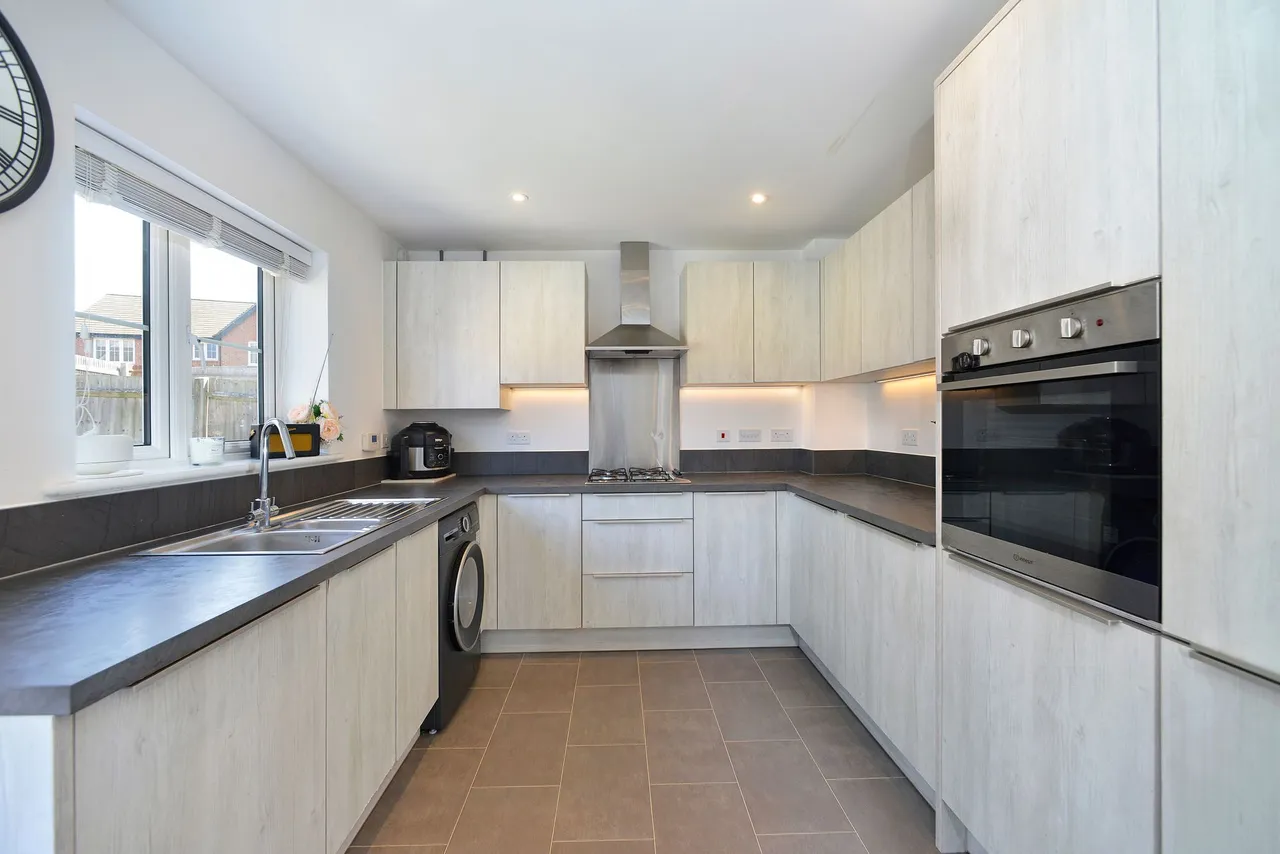 Weald View, Alfold, GU6, photo 5