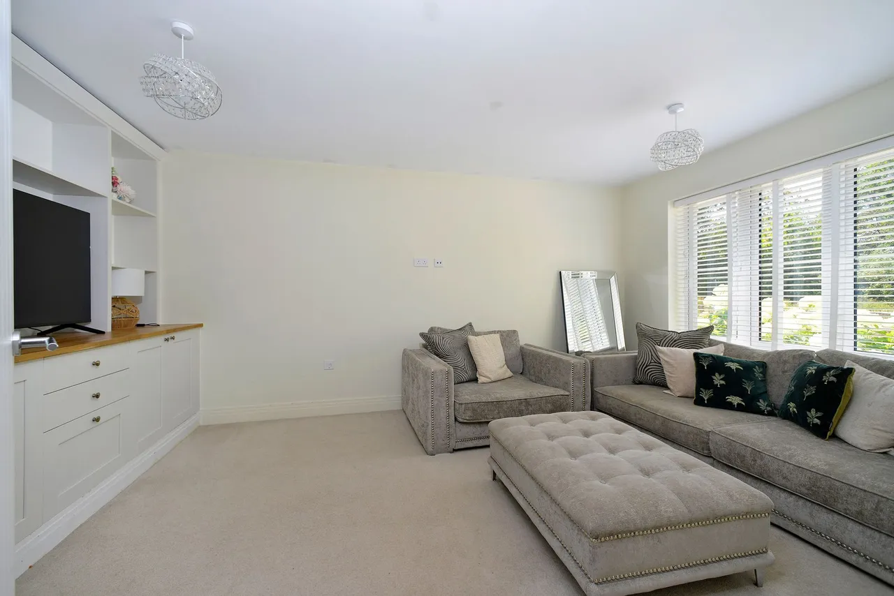 Weald View, Alfold, GU6, photo 10