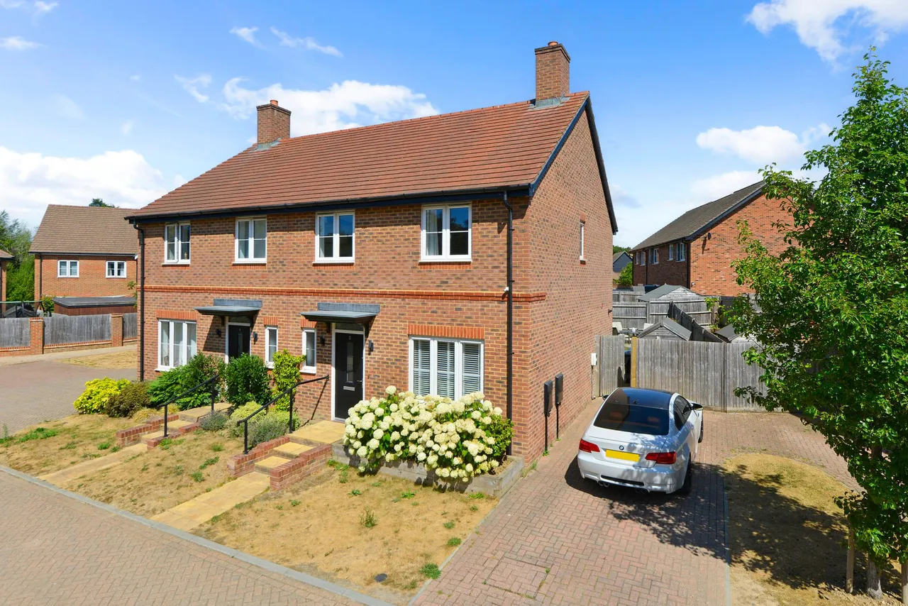 Weald View, Alfold, GU6, photo 12