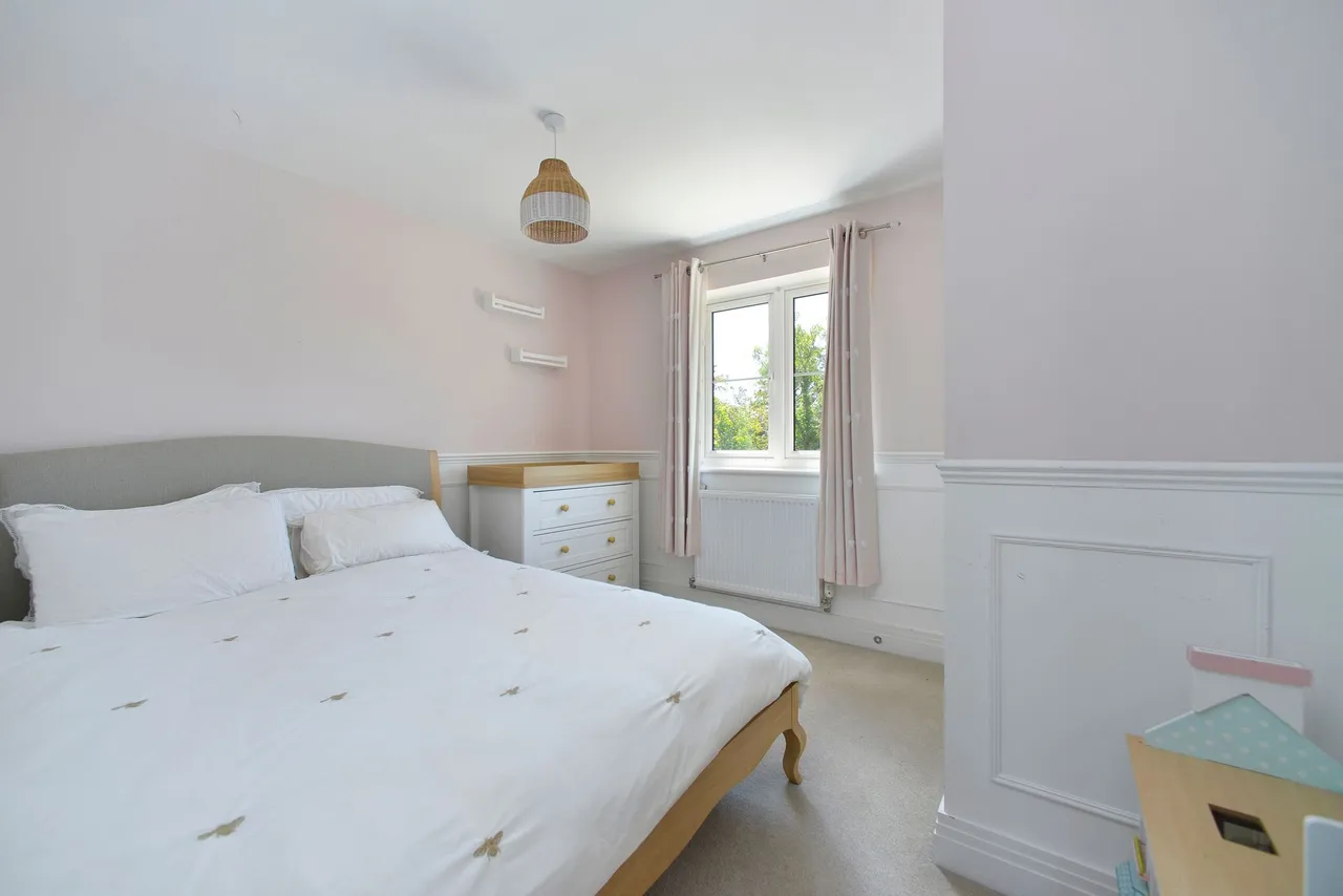 Weald View, Alfold, GU6, photo 8