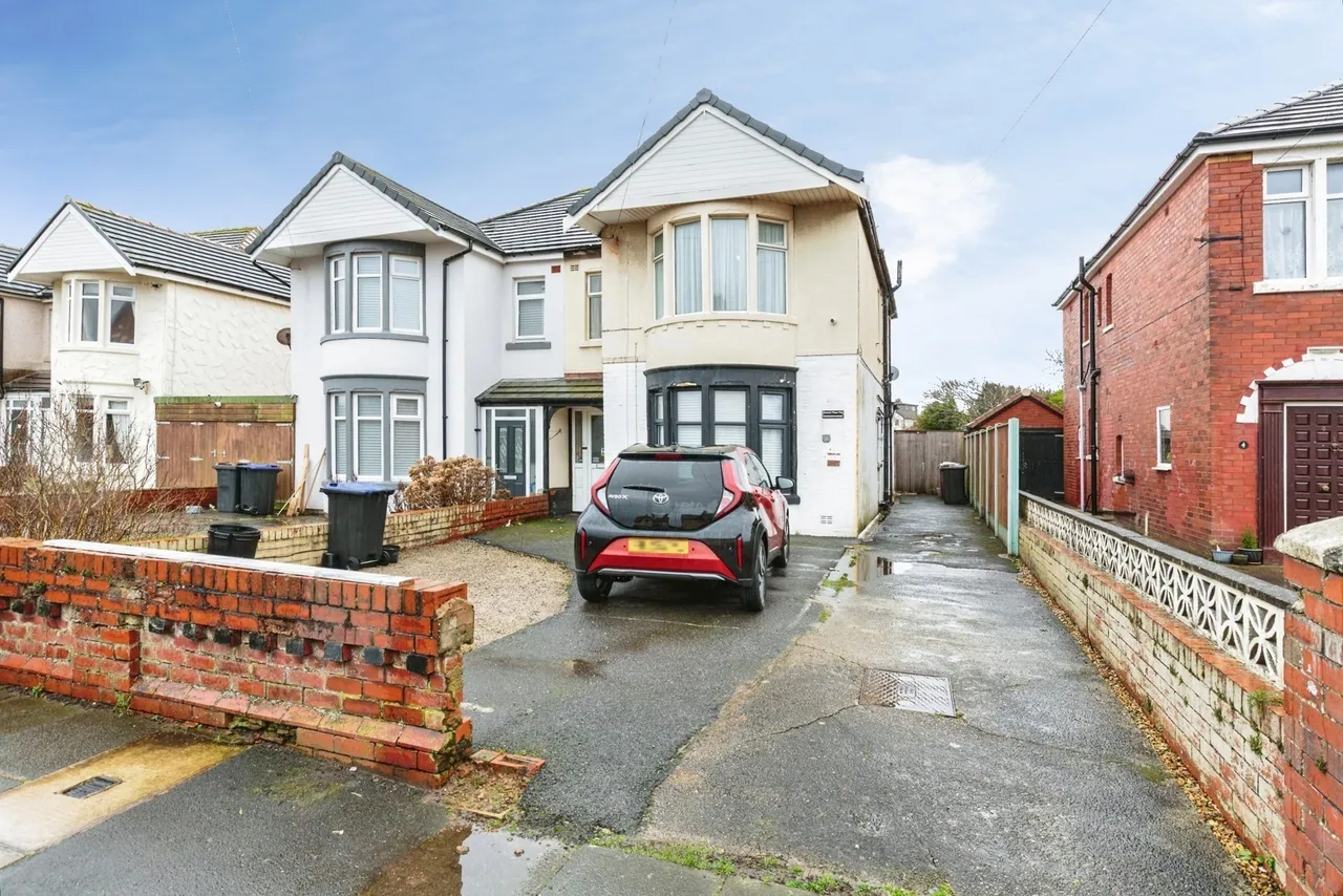 2 bed flat for sale, Mossom Lane, Thornton-Cleveleys, FY5