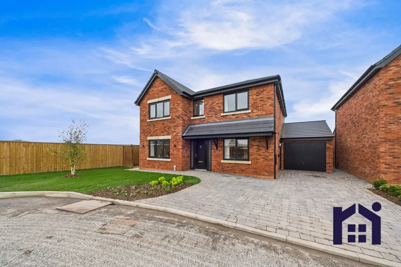 4 bed house for sale — Laurel Gardens, Farington Moss, Leyland, PR26 6BH