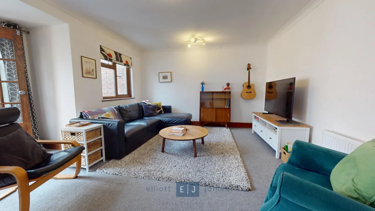 Buckingham Road, London, E18, photo 4
