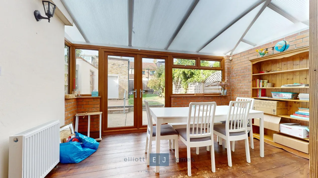 Buckingham Road, London, E18, photo 5