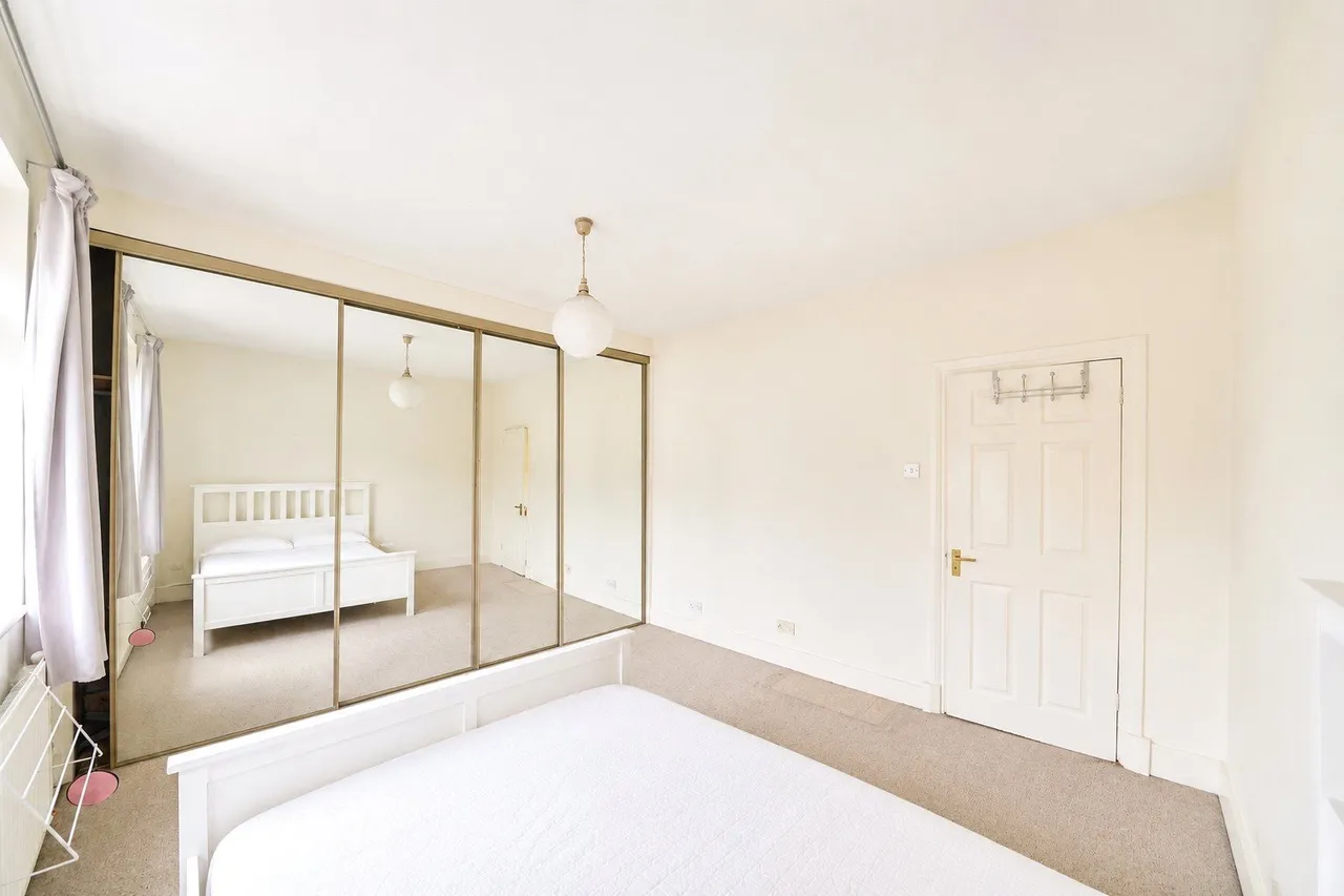 Caistor Park Road, London, E15, photo 8