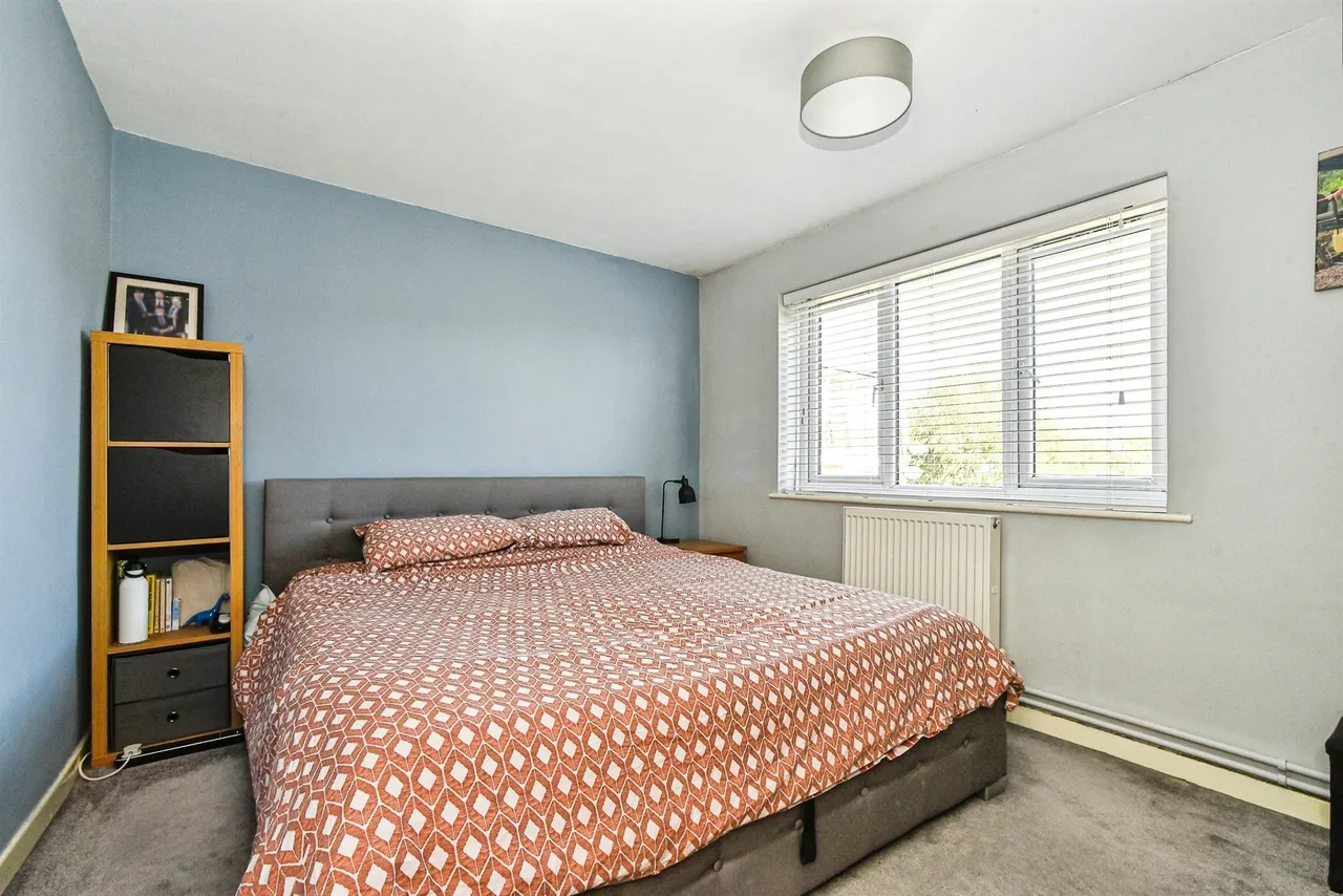 Helmsdale, Swindon, SN25, photo 8
