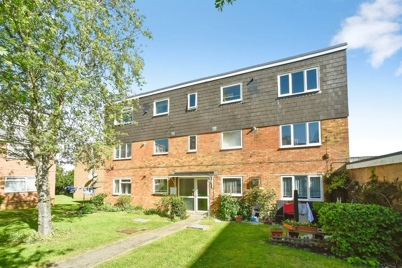 Helmsdale, Swindon, SN25, photo 14
