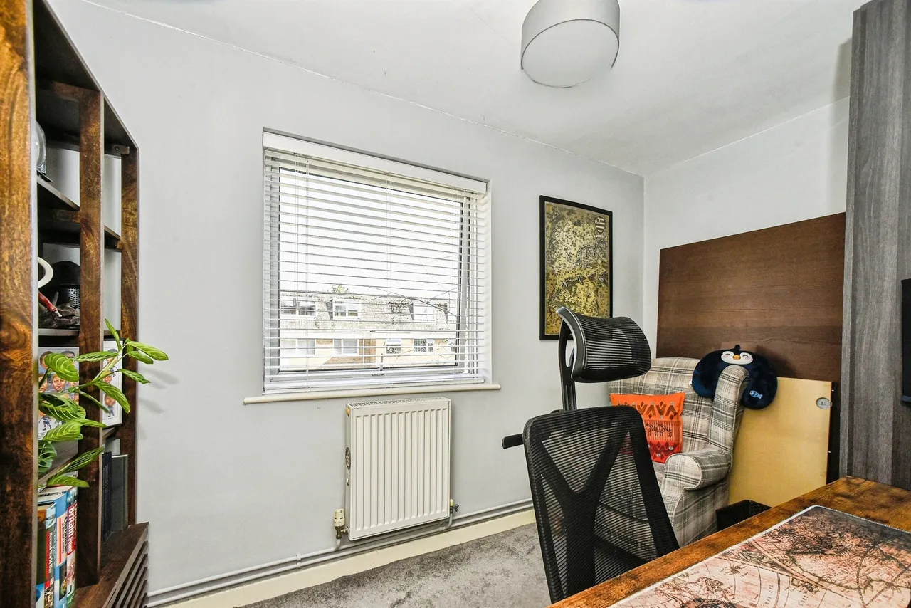 Helmsdale, Swindon, SN25, photo 12