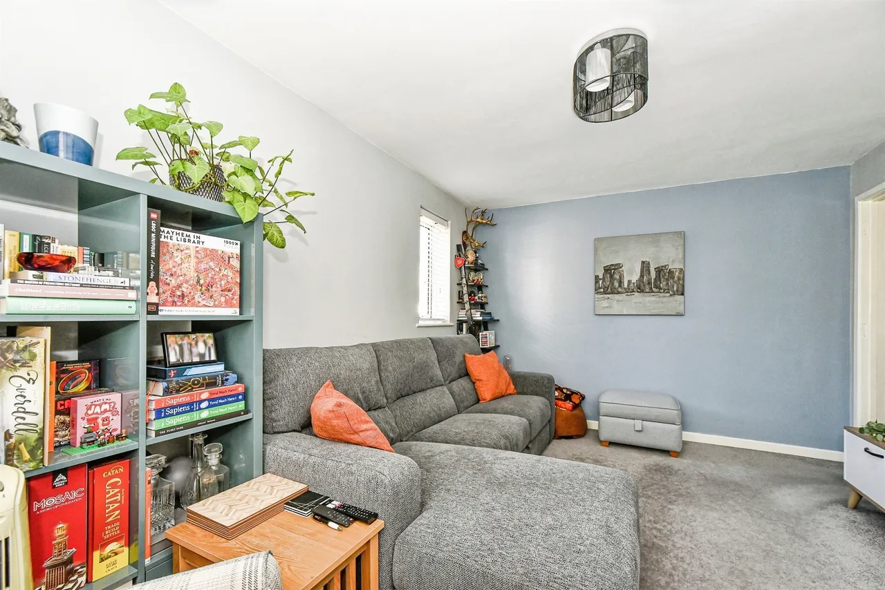Helmsdale, Swindon, SN25, photo 6
