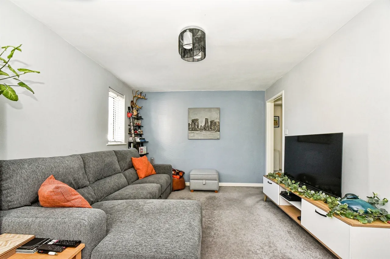 Helmsdale, Swindon, SN25, photo 4