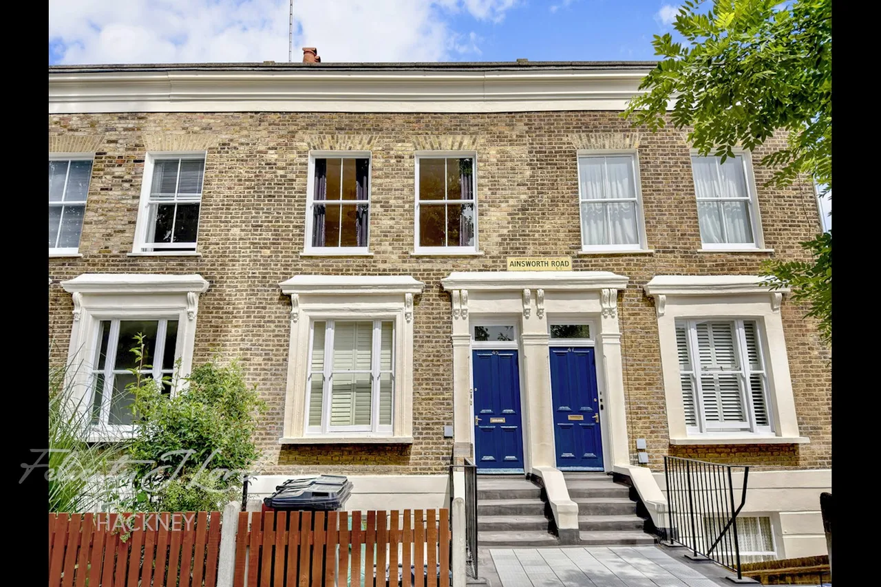 1 bed flat for sale, Ainsworth Road, London, E9