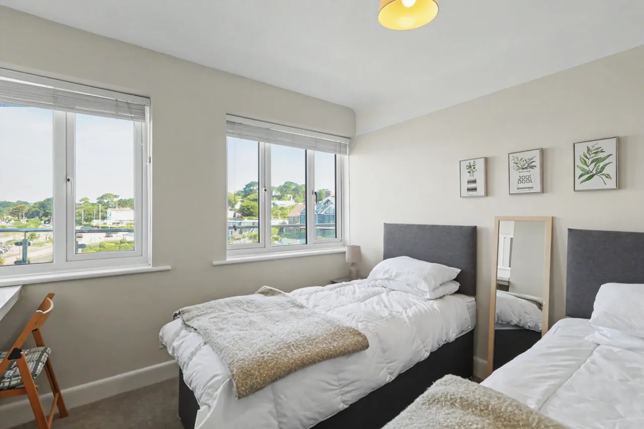 Banks Road, Poole, BH13, photo 10