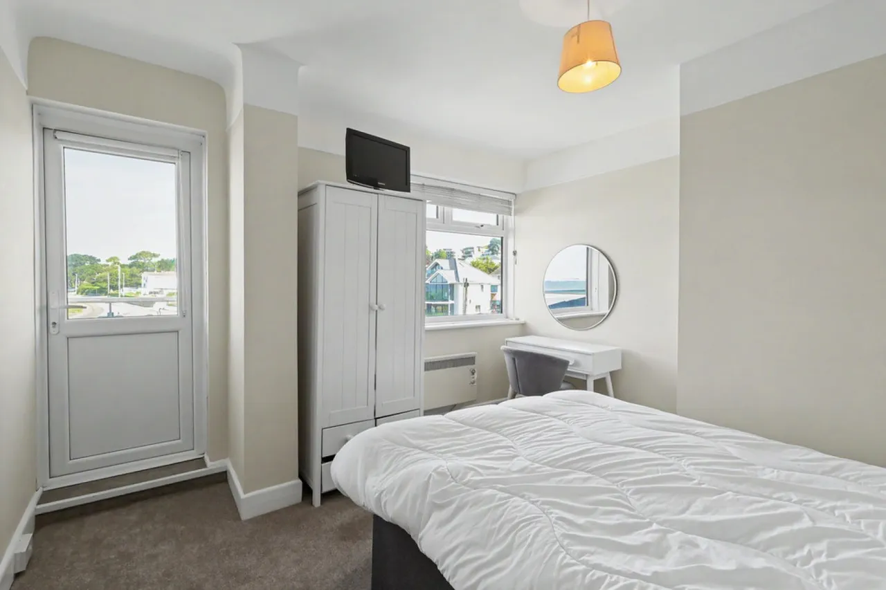 Banks Road, Poole, BH13, photo 9