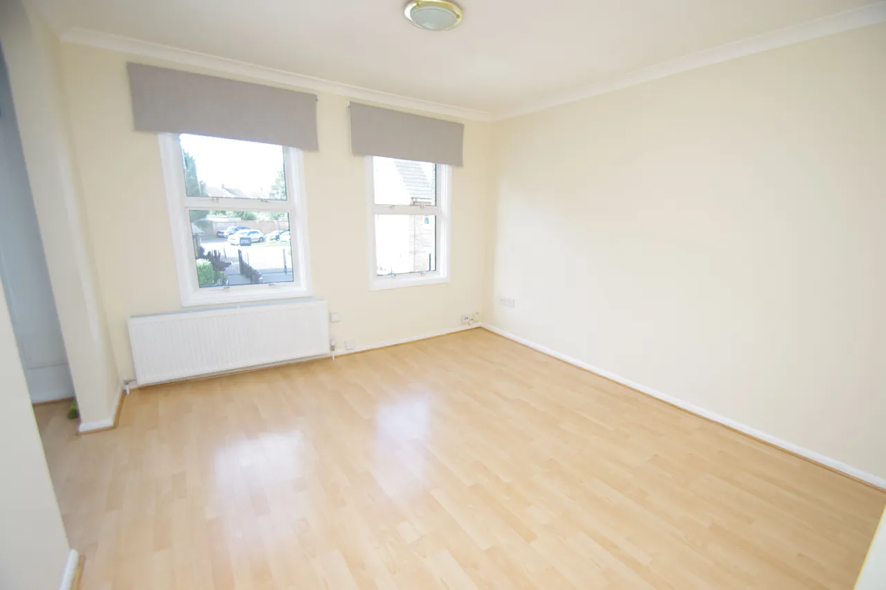 5 Bakery Mews, 102-104 Queens Avenue, Watford, photo 2
