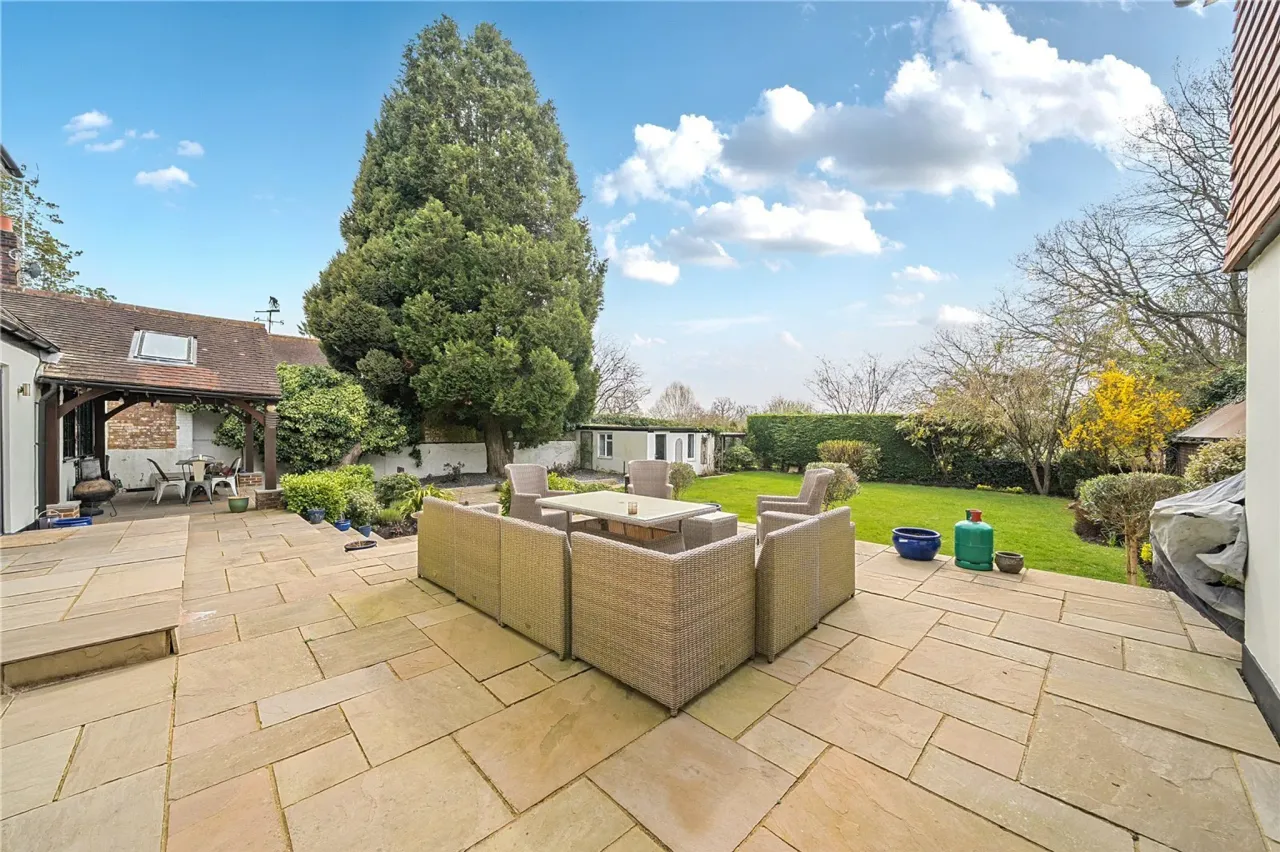 Saunders Lane, Woking, Surrey, GU22, photo 19
