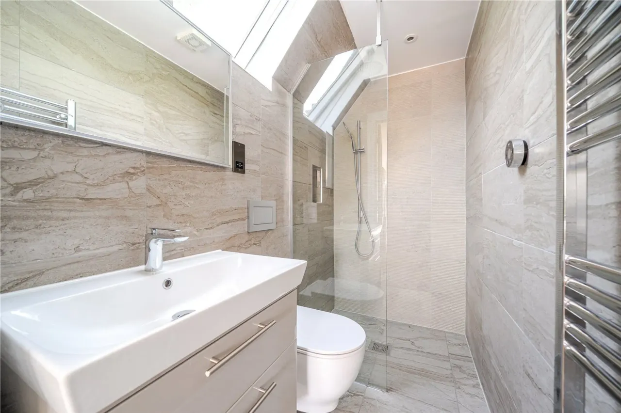 Saunders Lane, Woking, Surrey, GU22, photo 14