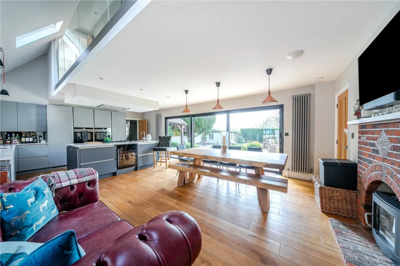 Saunders Lane, Woking, Surrey, GU22, photo 8