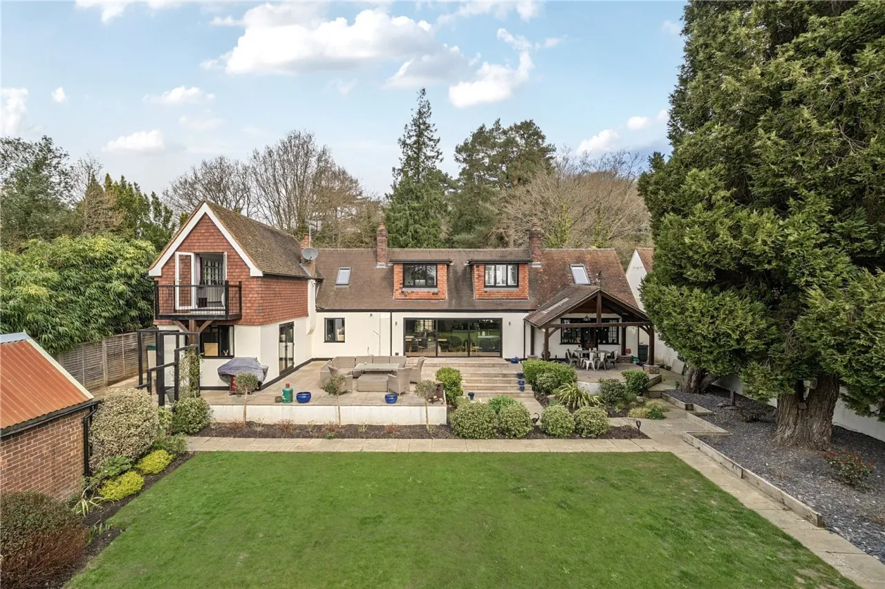 Saunders Lane, Woking, Surrey, GU22, photo 6